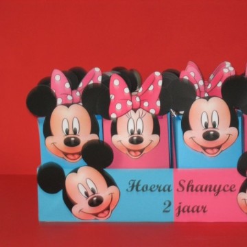Mickey en minnie traktatie uitdeeldoos.