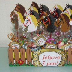Paarden traktatie.