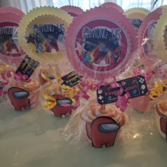 Among us  traktatie cakejes